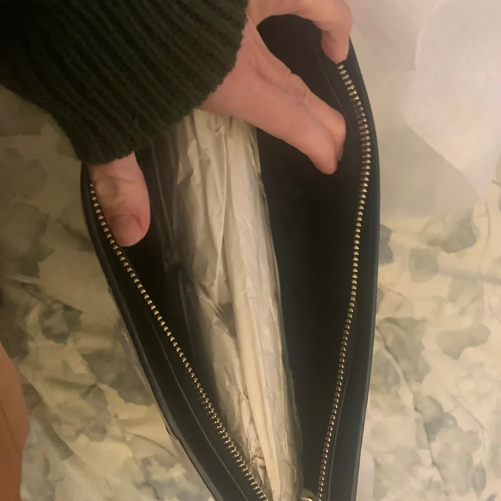 kate spade Cream Crossbody Bag with Black Trim - Picture 7 of 7